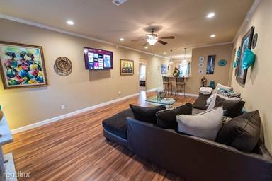 Main picture of 302 Spruce St