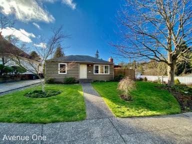 Main picture of 3457 40th Ave W
