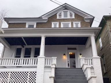 Main picture of 533 W Potomac St