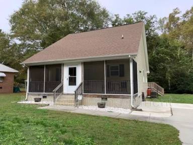 Main picture of 225 Hawkins Dr