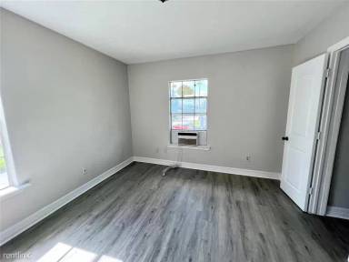 Main picture of 1815 Hussion St