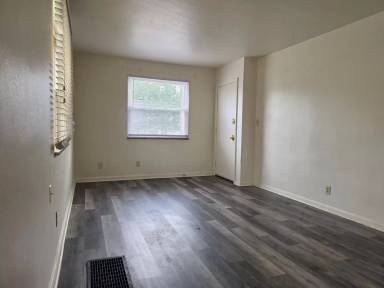 Main picture of 433 Sandhurst Dr