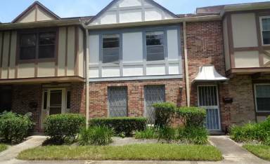 Main picture of 8150 Sutton Pl E