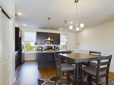 Main picture of 2130-44 Kensington Ct
