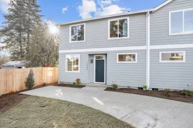 Main picture of 15880 SE Washington Ct