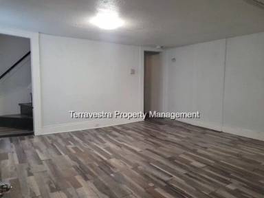Main picture of 422 High St N