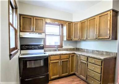 Main picture of 1916 S Prairie Ave