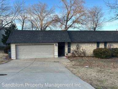 Main picture of 5547 E 61st Pl