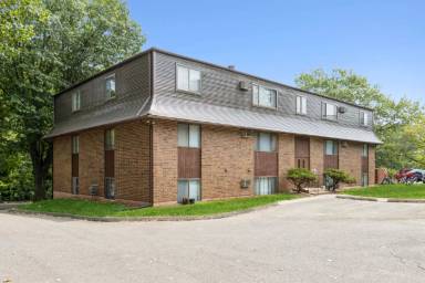 Main picture of 415 Woodside Dr