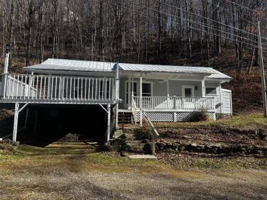 Main picture of 717 Deep Gap Rd