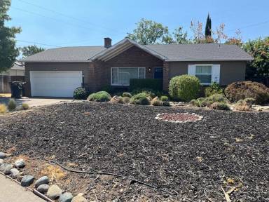 Main picture of 3208 Strevel Way