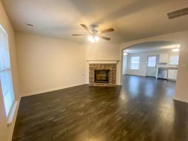 Main picture of 70 Nicholas Dr