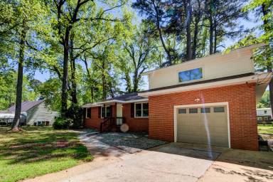 Main picture of 2305 Springdale Rd