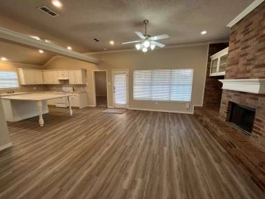 Main picture of 3009 104th St