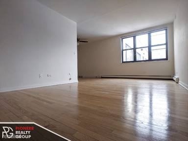 Main picture of 530 W Aldine Ave