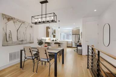 Main picture of 2465 Walnut St