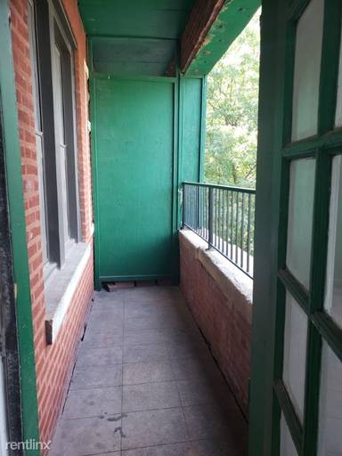 Main picture of 2001 W Evergreen Ave