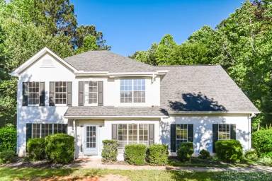Main picture of 135 Masters Dr