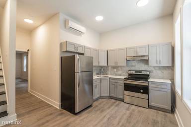 Main picture of 951 E Locust Ave