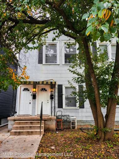 Main picture of 2564 Deming Ave