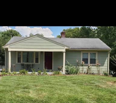 Main picture of 646 Southlawn Dr