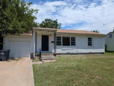 Main picture of 1733 E Young Pl