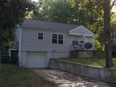 Main picture of 924 Great Oaks Dr