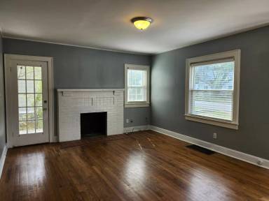 Main picture of 112 Alden Ave