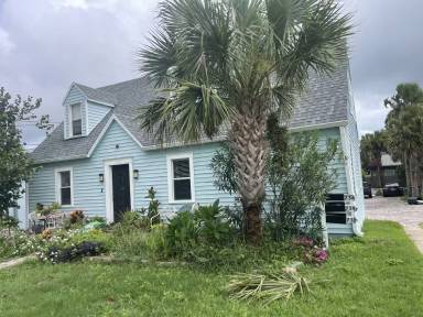 Main picture of 738 N Grandview Ave