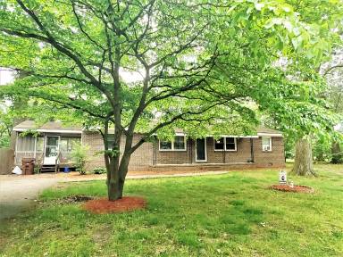 Main picture of 6827 Lois Ave
