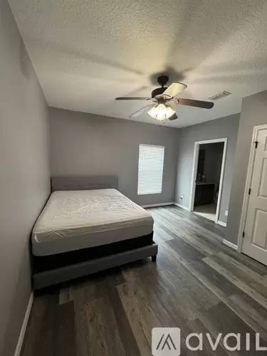 Main picture of 4723 Seeley St
