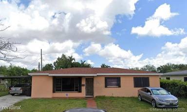 Main picture of 1315 SW 93rd Pl