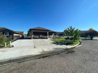 Main picture of 2720 Doris Cir