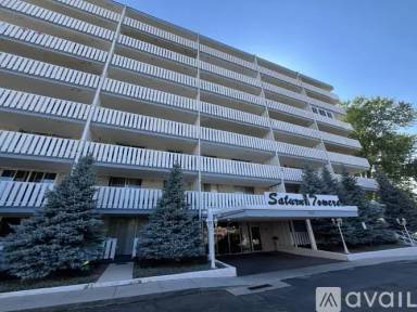 Main picture of Saturn Towers Condos