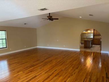 Main picture of 1002 Daffin Rd