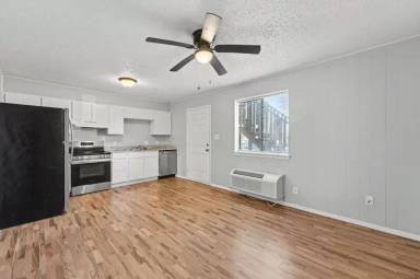 Main picture of 1037 S Happy Hollow Rd