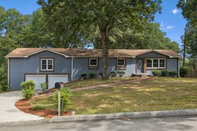 Main picture of 102 Warren Pl