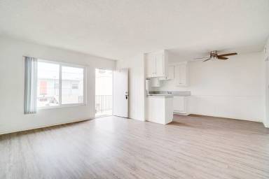 Main picture of 4736 Point Loma Ave