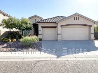 Main picture of 2737 W Wayne Ln