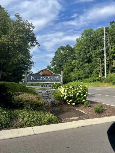 Main picture of 212 Summit Ridge Dr