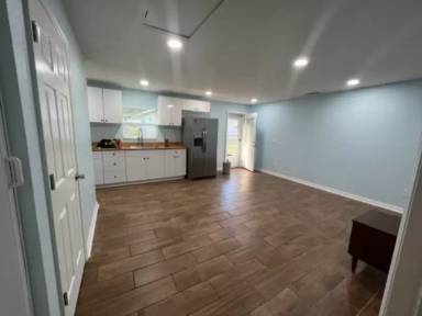 Main picture of 14436 Graham St