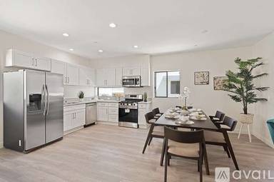Main picture of 14403 Tiara St
