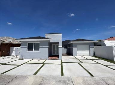 Main picture of 11441 SW 145th Ave