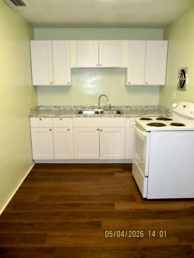 Main picture of 802 Lewis Dr