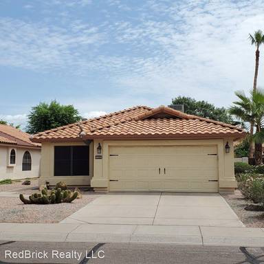 Main picture of 16643 N 59th St