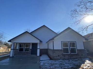 Main picture of 3701 Spencer St