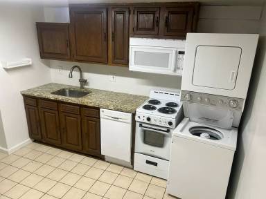 Main picture of 944 N Orianna St