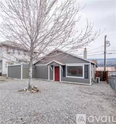 Main picture of 325 S Chelan Ave