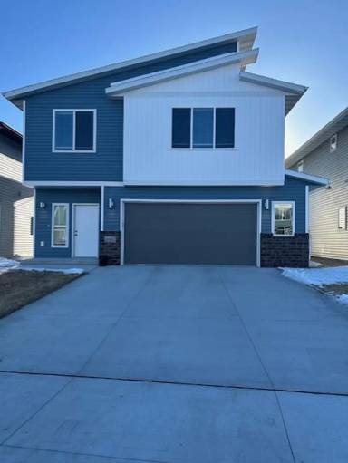 Main picture of 2721 12th St W