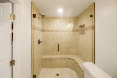 Main picture of 6002 Coral Sea Ave